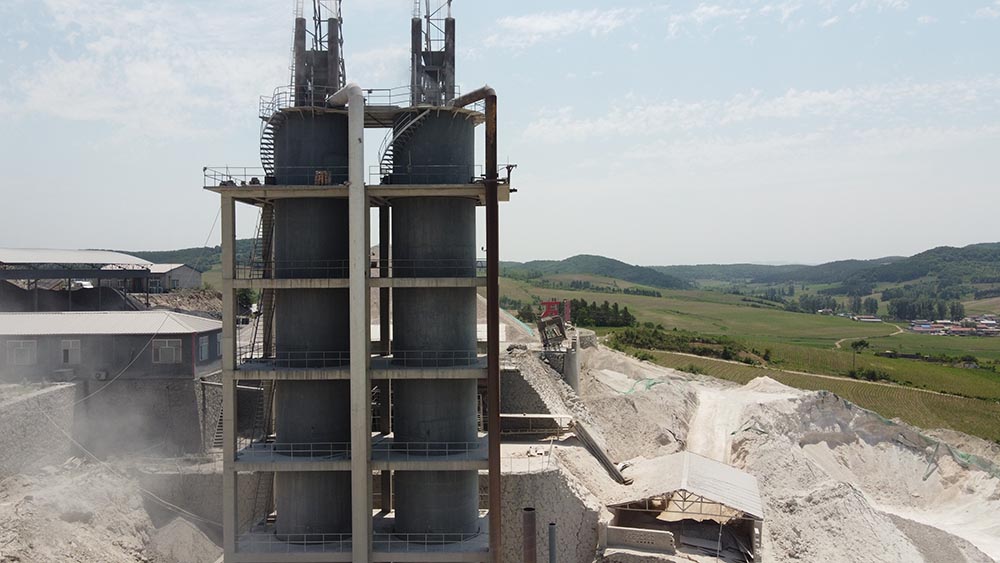 日產(chǎn)100噸新型自動化石灰窯